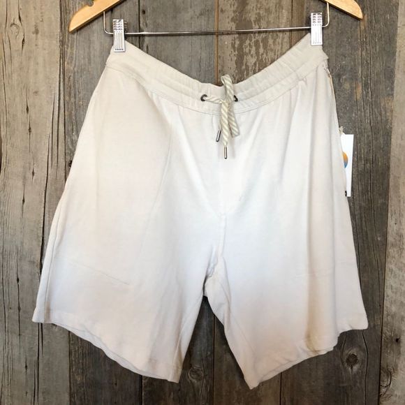 NWT ⛰ Vuori | Vital Short - Salt - Picture 5 of 12